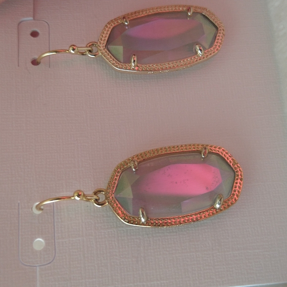 Kendra Scott | Iridescent Slate Gold Dani Earrings - Picture 6 of 10